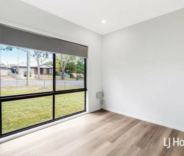 Stunning Renovated Home with 6.6 Kw Solar Panels - Photo 5