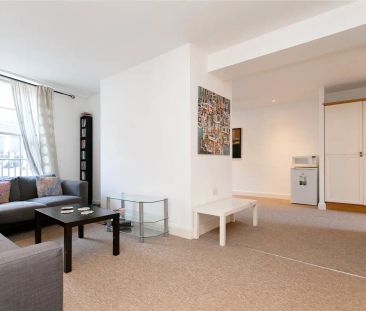 3 bedroom flat in Angel - Photo 3