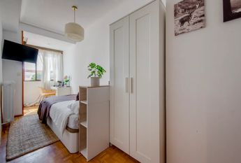 Avenida del Llano Castellano, Madrid, Community of Madrid 28034