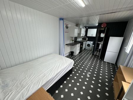 Studio to rent - Photo 3