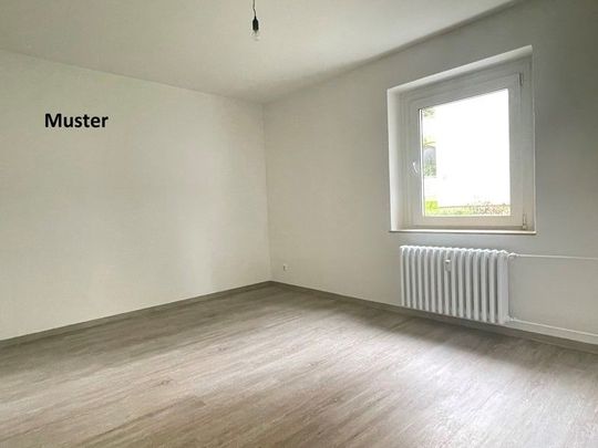 geräumige 2-Zi-Wohnung mit Balkon in modernisiertem Mehrfamilienhaus - Foto 1