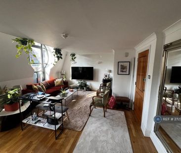 1 bedroom in a flat share to rent - Photo 2