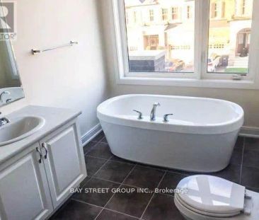 18 MILITARY CRESCENT - Photo 5