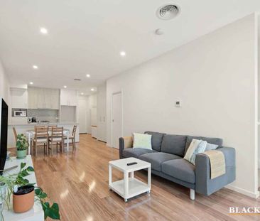 Modern Two-Bedroom Townhouse with Dual En-suites & Private Outdoor... - Photo 2