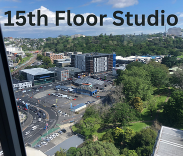 Studio Apartment with great views - available now! - Photo 1