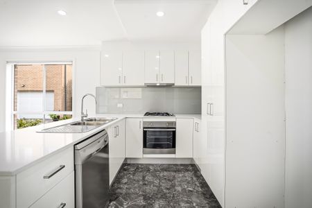 1/30 Napier Street, Rooty Hill NSW 2766 - Townhouse For Rent | Domain - Photo 4