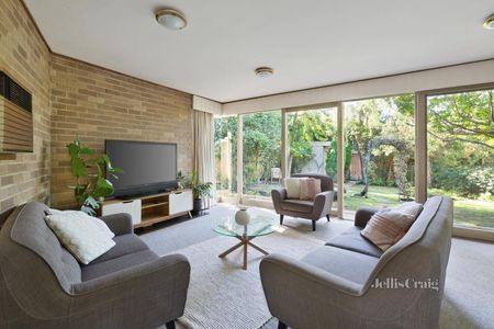 2 Shrimpton Court, Balwyn - Photo 4