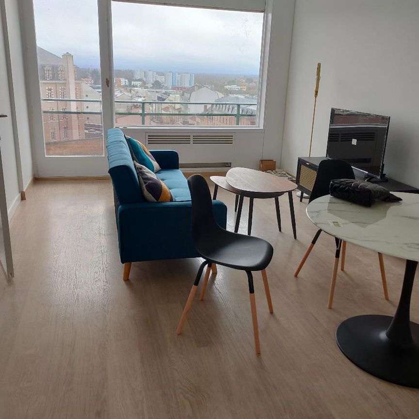 Location Appartement 1 pièce 16m² LA ROCHE SUR YON 85000 - Photo 1
