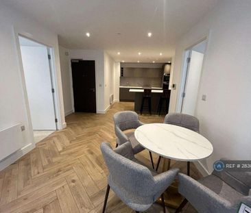 2 bedroom flat to rent - Photo 4