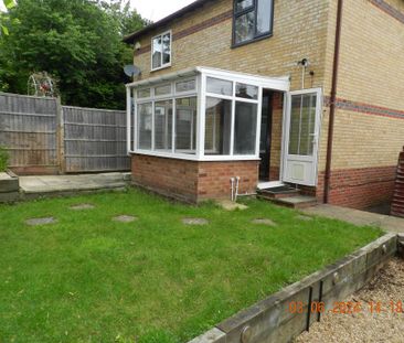2 bedroom semi-detached house to rent - Photo 2