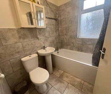 Room in a Shared House, London, N17 - Photo 4