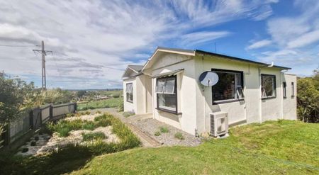 Charming home in Nightcaps - Photo 2