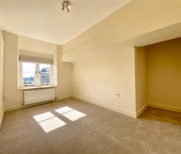 4 bedroom detached house to rent - Photo 3