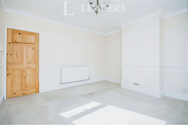 3 bedroom house to rent Hall Road, Lowestoft, NR32 - Photo 1