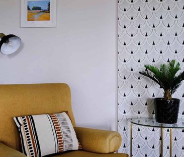 Recently renovated furnished apartment with views. - Photo 5