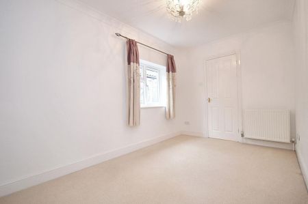 3 bedroom detached house to rent - Photo 5