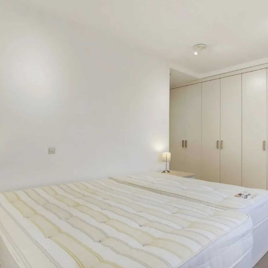 3 bed flat to rent - Photo 1