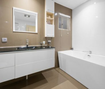 STYLISH HOME IN SOUGHT AFTER AREA!!! - Photo 2