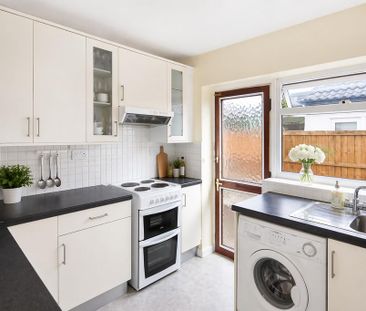 2 bedroom semi-detached bungalow to rent - Photo 5