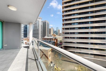 “Executive Sky-High Living with Iconic River & Story Bridge Views” - Photo 2