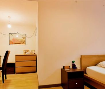 5 Bed 2 Bath - Photo 5