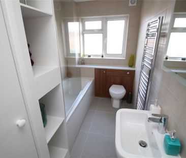 2 bedroom Flat To Let - Photo 6