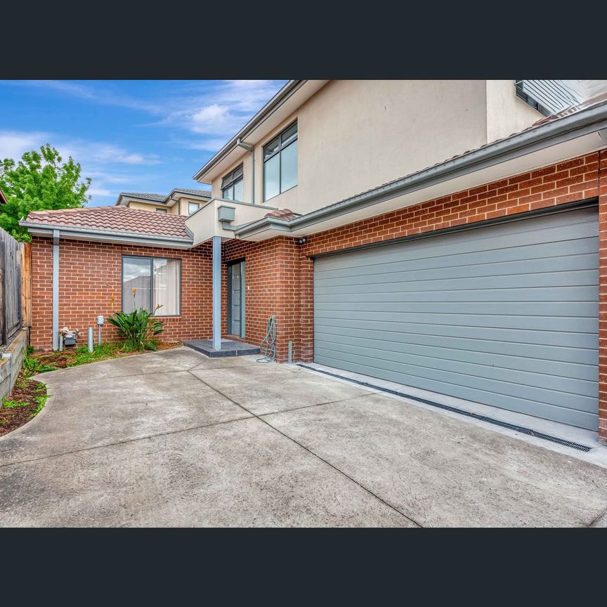 2/7 Mutual Road, Balwyn North, Vic 3104 - Photo 1