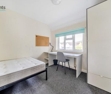 6 bedroom semi-detached house to rent - Photo 1