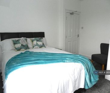 1 bedroom in a house share to rent - Photo 3