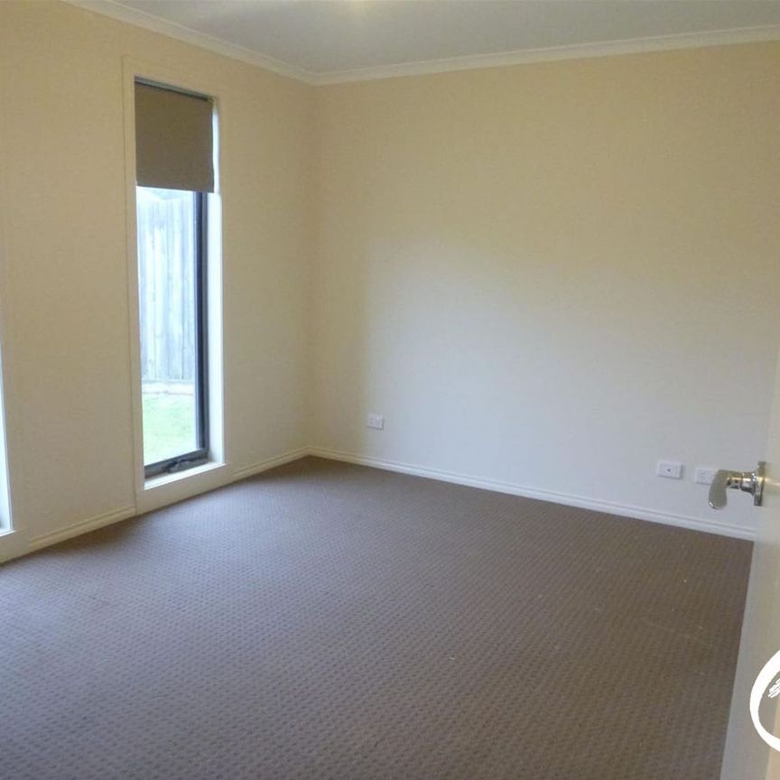 1 Doonie Way, 3810, Pakenham Vic - Photo 1