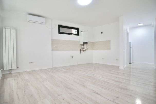 PIATA MUNCII-MIHAI BRAVU, GARSONIERA LA PARTER, BLOC 2020! - Fotografie 1