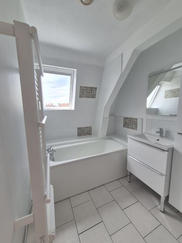 Location Appartement 3 pièces 65m² ARMENTIERES 59280 - Photo 2