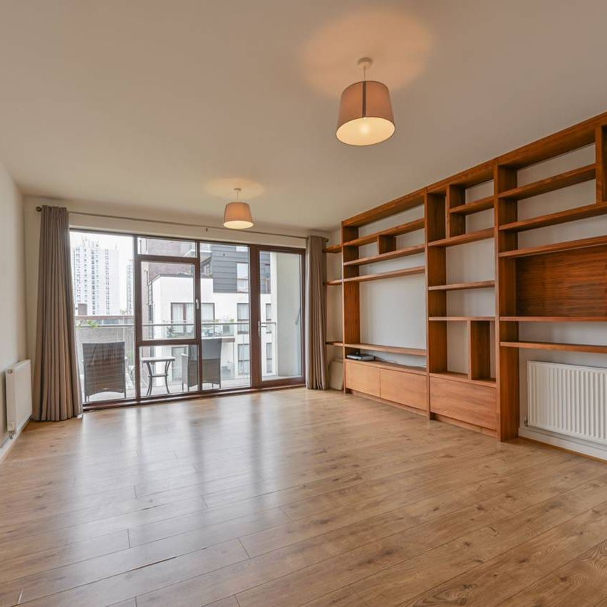 Centrally located, spacious and quiet apartment in London, SE11 - Photo 1