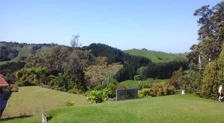 Spacious 5-Bedroom Home for Rent - Photo 4