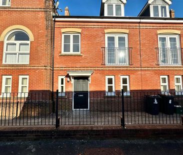 4 bedroom terraced house to rent - Photo 3