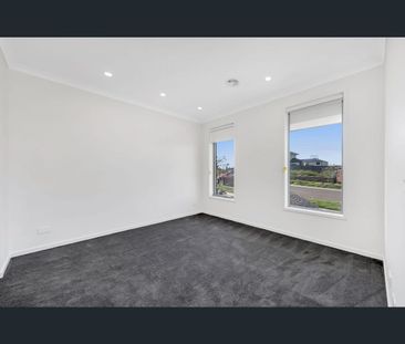 6 Danzig Street, Kalkallo, Vic 3064 - Photo 2