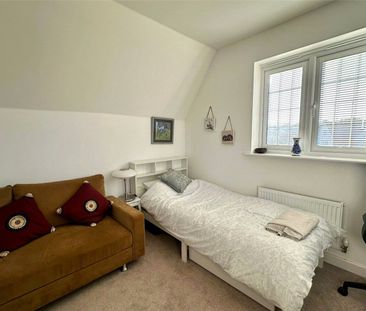 St. Georges Park, Binfield, Bracknell, Berkshire, RG42 - Photo 4