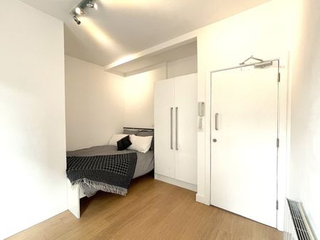 3 Bed Terraced House, Rydal Street, LE2 - Photo 2