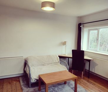 1 Bed Flat, Roundhay, LS8 - Photo 1