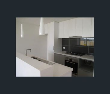 Modern townhouse close to transport! - Photo 6