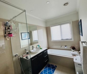 Mount Waverley - Photo 2