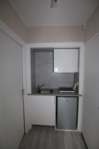 Location Appartement 1 pièce 20m² CHAMALIERES 63400 - Photo 3