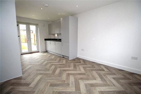 3 bedroom detached house to rent - Photo 5