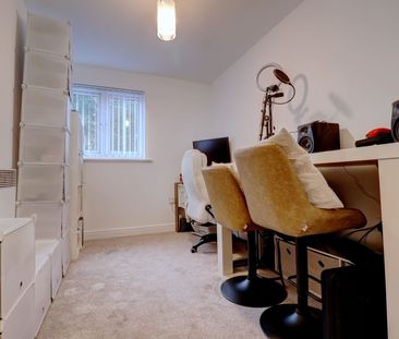 2 bedroom flat to rent - Photo 5