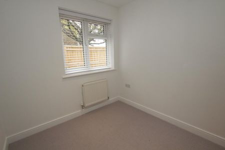 3 bedroom bungalow to rent - Photo 3