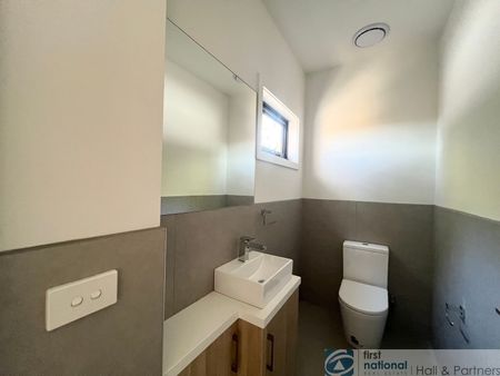 2 / 15 Channelle Close, Hampton Park - Photo 3