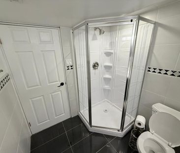 For Lease - 6 Logstone Crescent, Toronto, Ontario - Photo 2