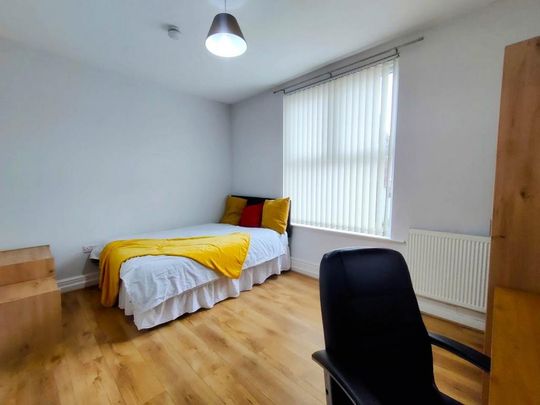 5 bedroom house share to rent - Photo 1