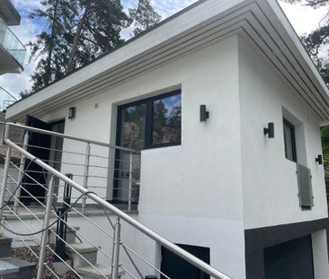 Vårbackavägen, Vårby - Photo 1
