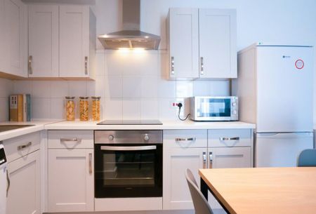 8 bedroom house to rent - Photo 2